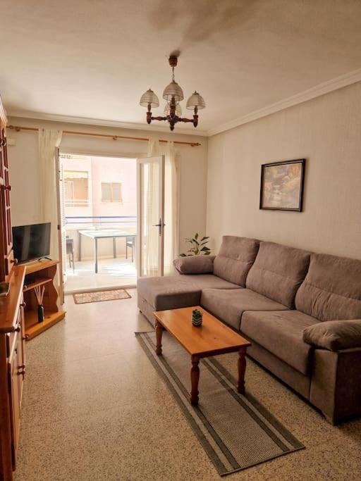 Spanish Style Apartment Near The Beach 또레비에하 외부 사진