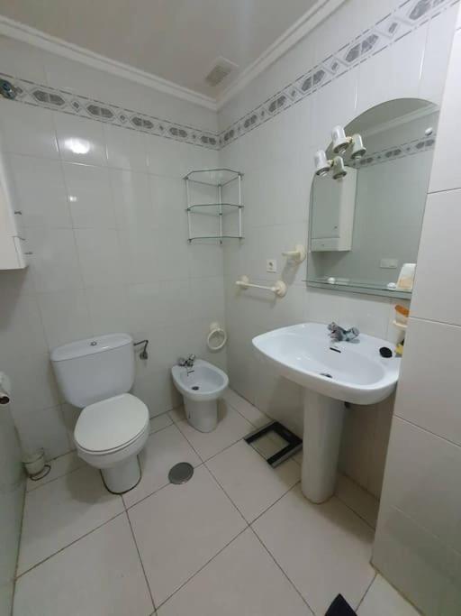 Spanish Style Apartment Near The Beach 또레비에하 외부 사진
